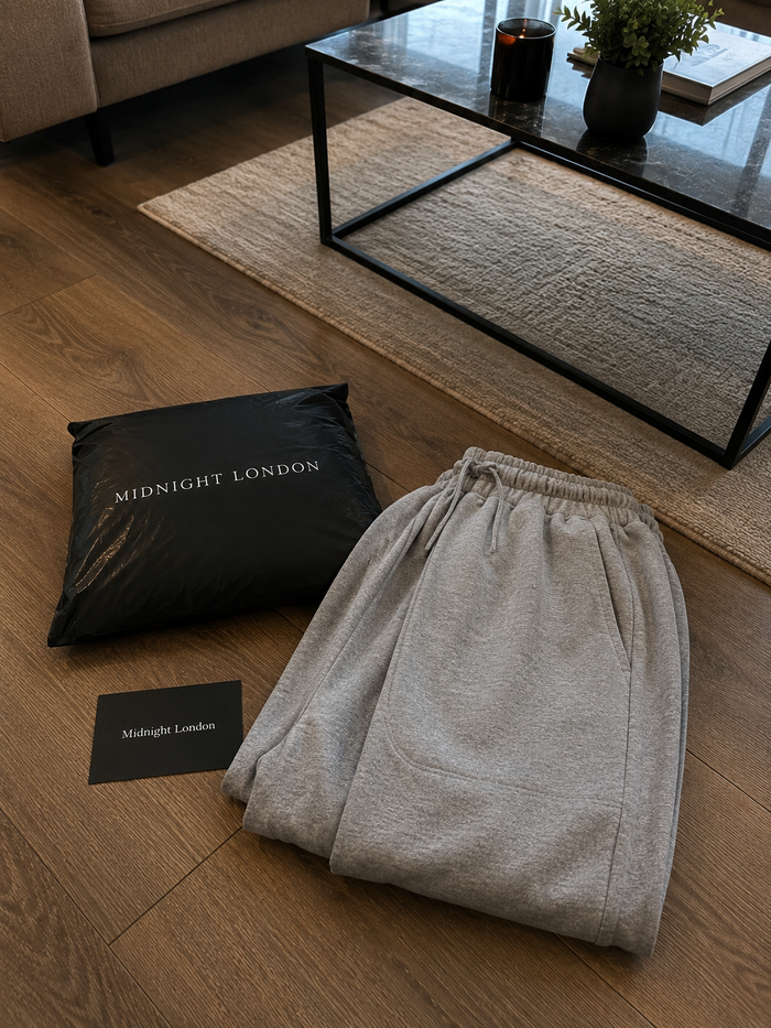 Liverpool Wide-Leg Tuck Trousers
